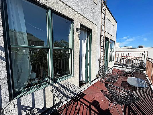 1st image of 204 Starr St APT 4R