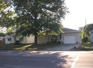 812 N Broadwell Ave, Grand Island, NE 68803