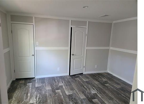 5th image of 6546 Hughes St