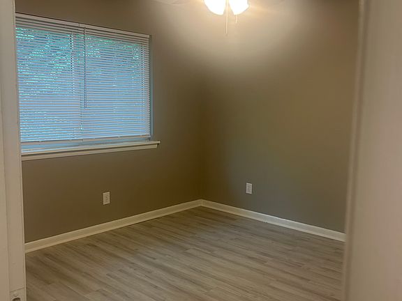 2nd image of 4805 Hickory Ave APT 4