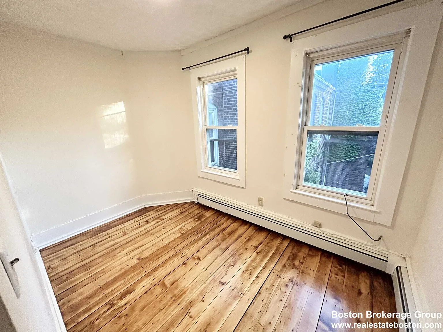 4 bed, $6,600 — Photo 4