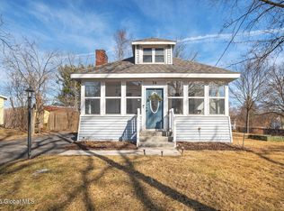 34 East St, Niskayuna, NY 12309