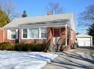 916 Cedar Hill Dr, Royal Oak, MI 48067