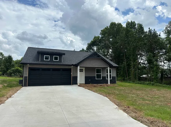 141 Dendy Dr, Wellford, SC 29385