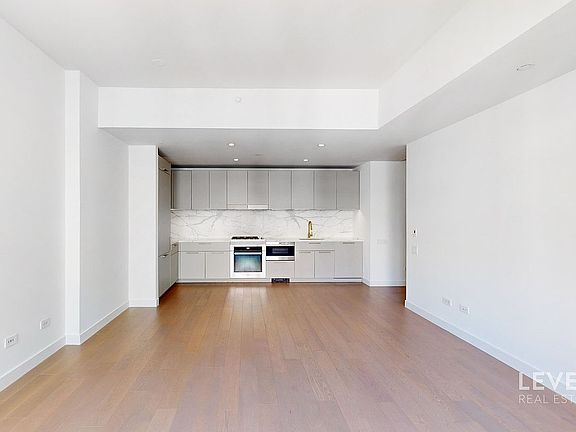 4th image of 305 E 51st St #Ru5a