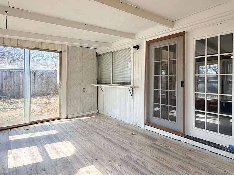 604 Mesquite Ave — Photo 18