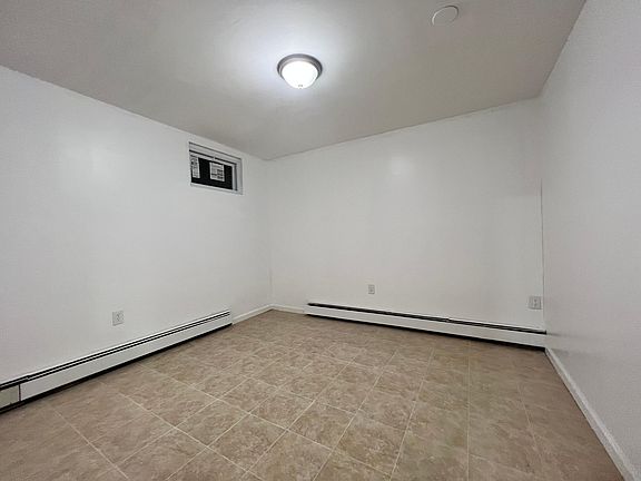 3rd image of 14471 Broadway #B