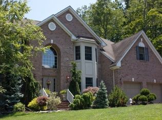 75 Briarwood Dr, Warren, NJ 07059