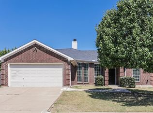 1206 Beacon Hill Dr, Midlothian, TX 76065