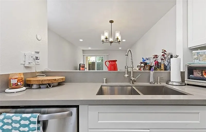 1 bed, 1.0 bath, 682 sqft, $1,700 — Photo 3