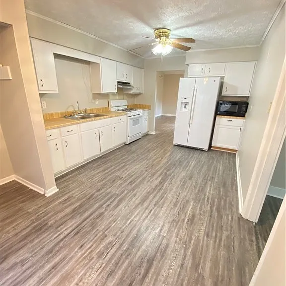 2303 Beaumont Dr — Photo 5