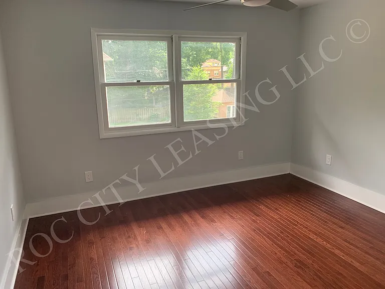 965 Monroe Ave #3 — Photo 5