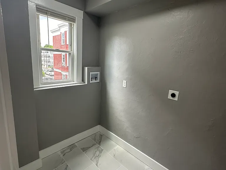 4 Sumner Sq #2 — Photo 20
