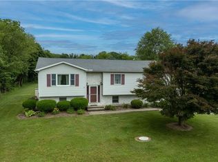 874 S Cottonwood Rd, Walnutport, PA 18088