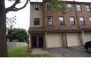 115 Chaucer Rd #B, Mount Laurel, NJ 08054