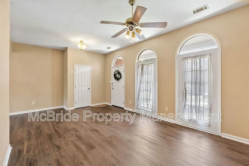 3 bed, 2.5 bath, 2183 sqft, $1,950 — Photo 4