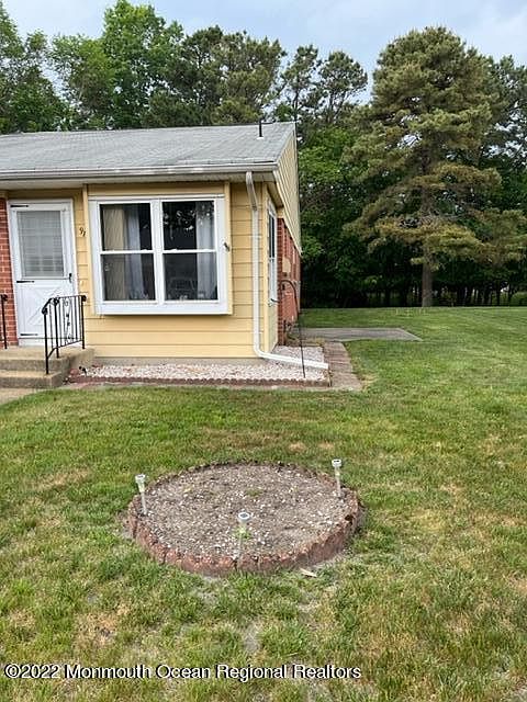 1st image of 9 Betsy Ross Ln #B