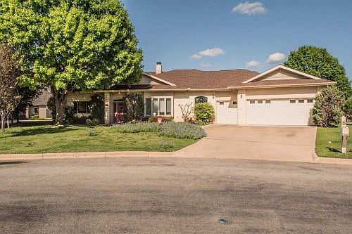 1st image of 265 Braeburn Cir