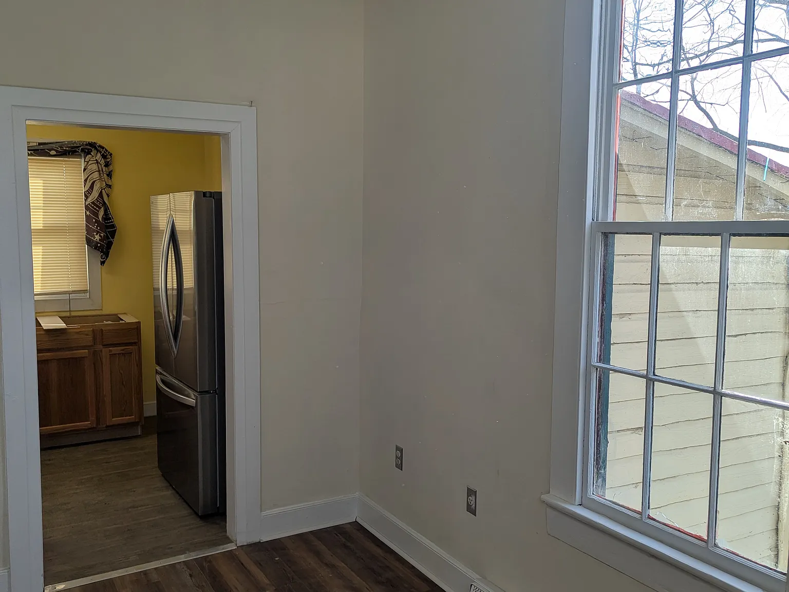 112 Maifeld Ave — Photo 4