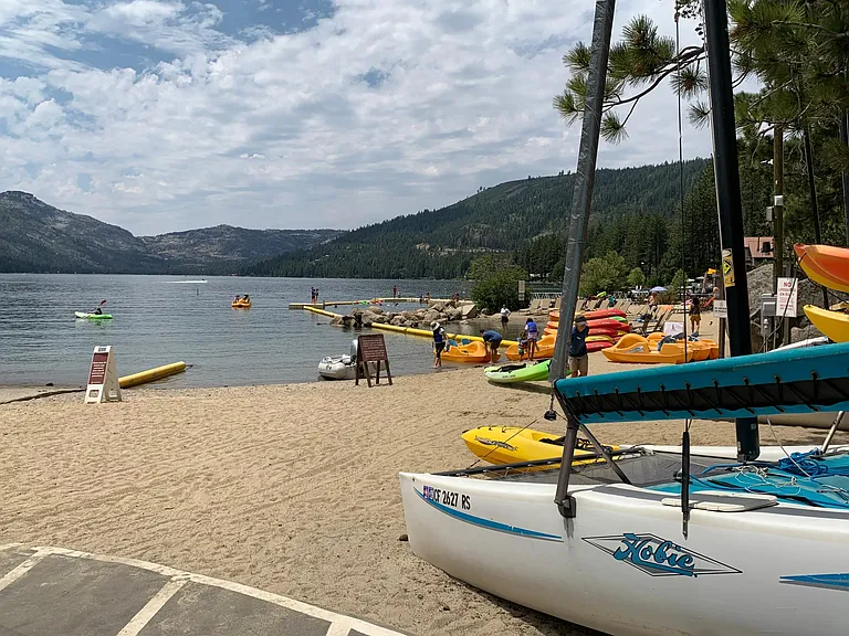 Tahoe donner Beach Marina, swimming, boat rentals (kayaks,SUP and sail), boat launch