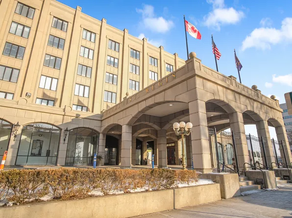 St. Regis House Apartments