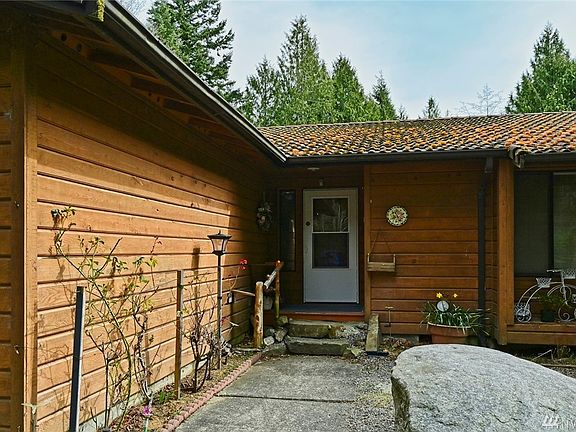 3rd image of 9462 Nika Trl NW
