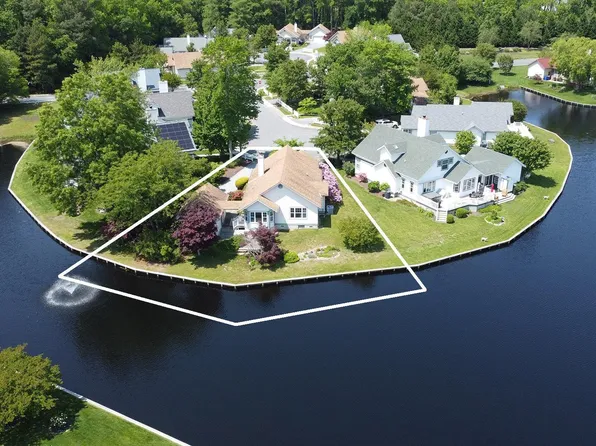 10 Carly Ct, Ocean View, DE 19970