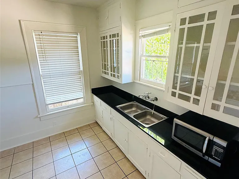 3212 E Oakmont Blvd #B — Photo 8