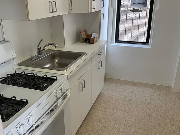 4th image of 220 W 98th St APT 9C