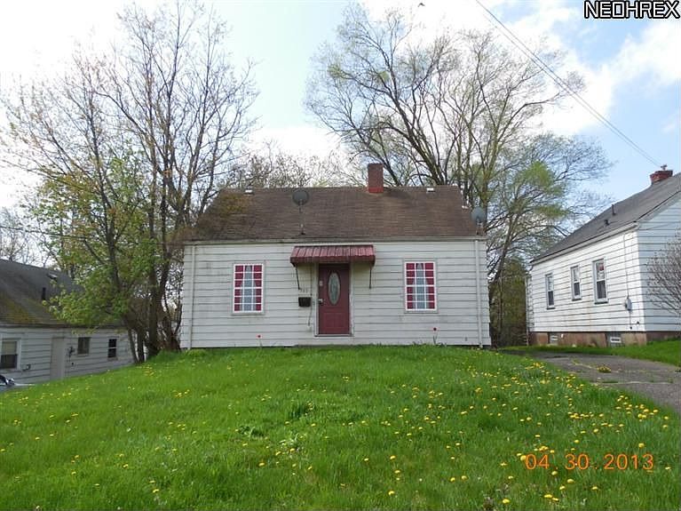 1st image of 745 Cambridge Ave