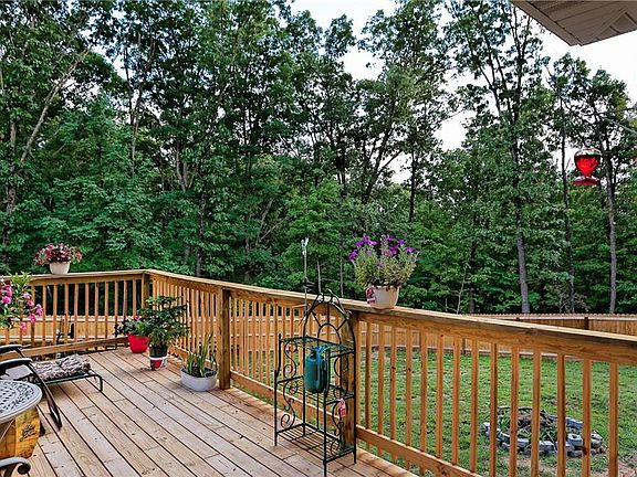 3rd image of 12 Appleby Ln