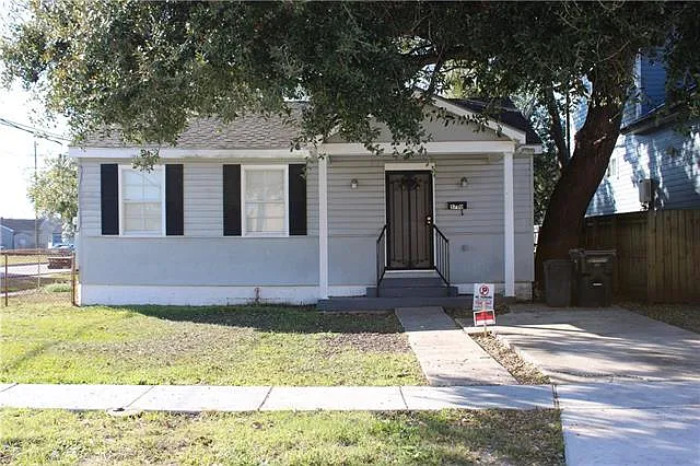 5700 Wilton Dr — Photo 2