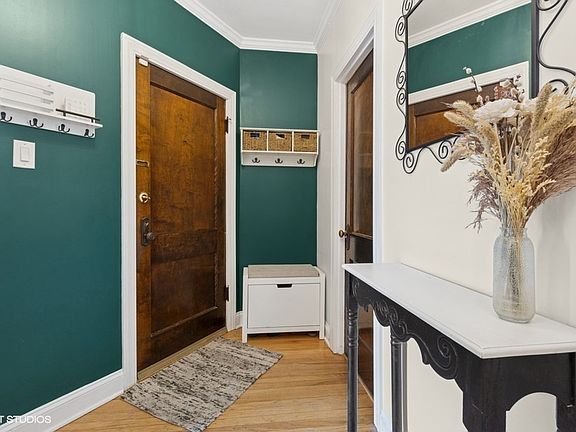 2nd image of 4956 N Winchester Ave APT 1