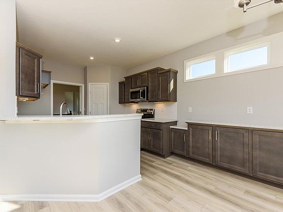4th image of 7677 Devonshire Dr #30-201