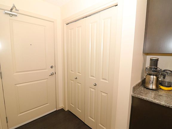 4th image of 340 Windermere Rd NW #202