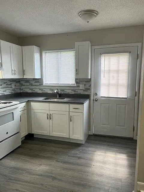 2 bed, $1,895 — Photo 1