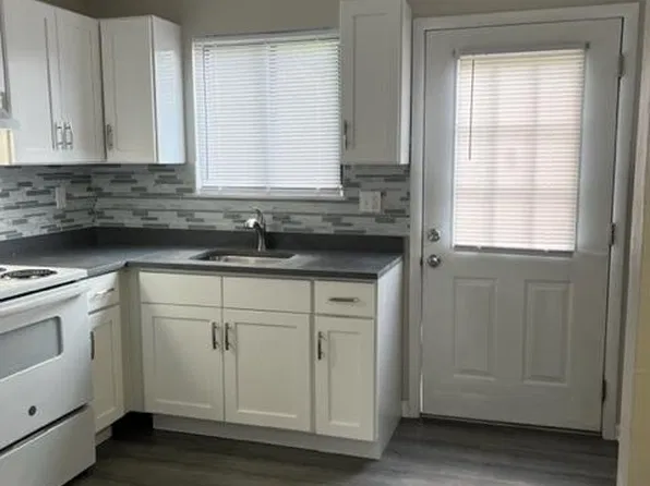 3 3rd St #3, Ansonia, CT 06401