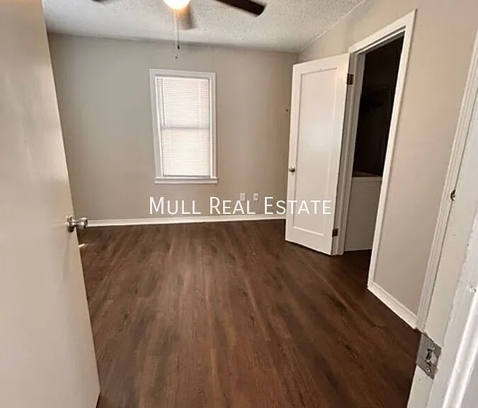 4801 N Willow Ave — Photo 11