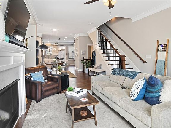 4th image of 2294 McLean Chase SE