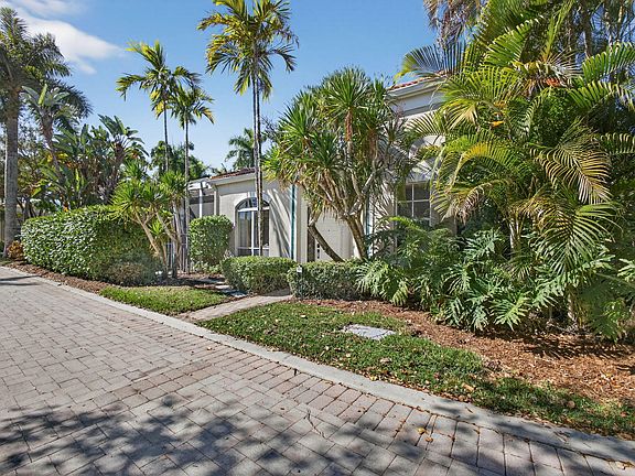 4th image of 7671 Dahlia Court