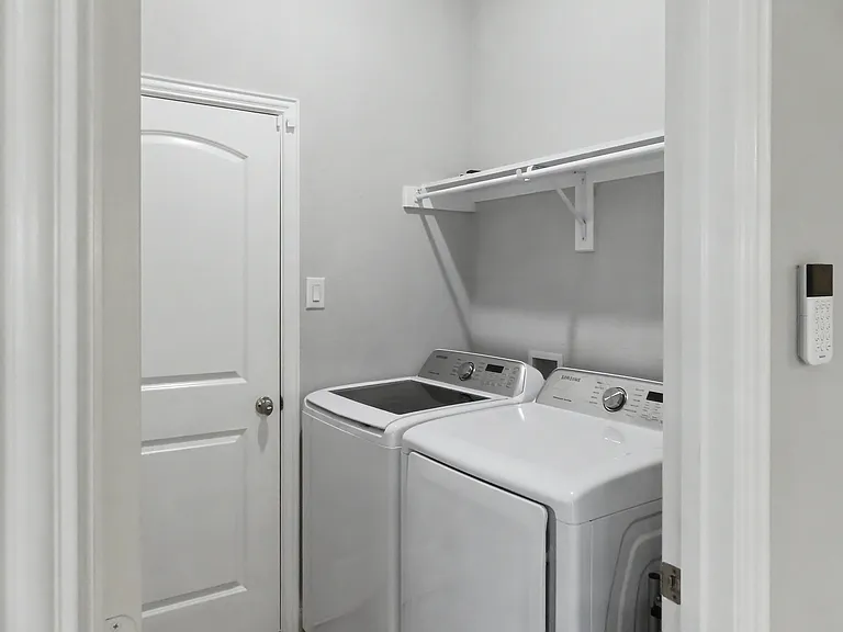 426 Oleander Dr — Photo 10