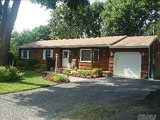 1st image of 61 Robinson Ave