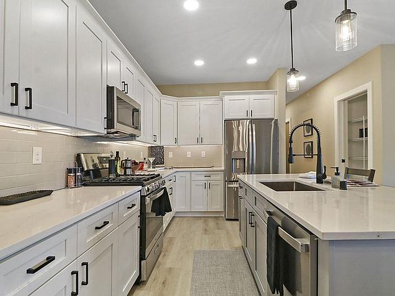 3rd image of 9214 66th AVENUE #111