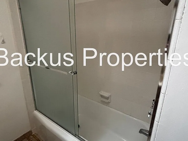 681 Alice St — Photo 13