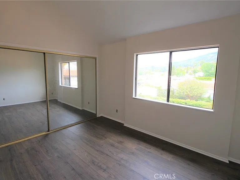 415 W Stocker St #307 — Photo 7