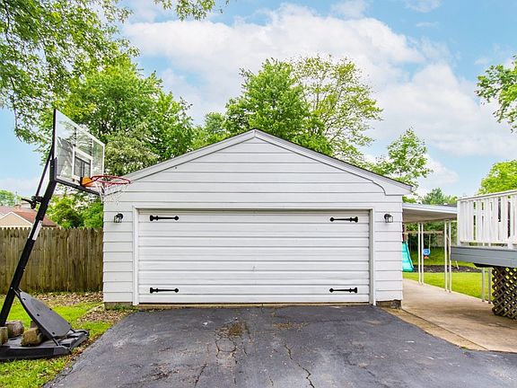 5th image of 1849 Lemont Dr