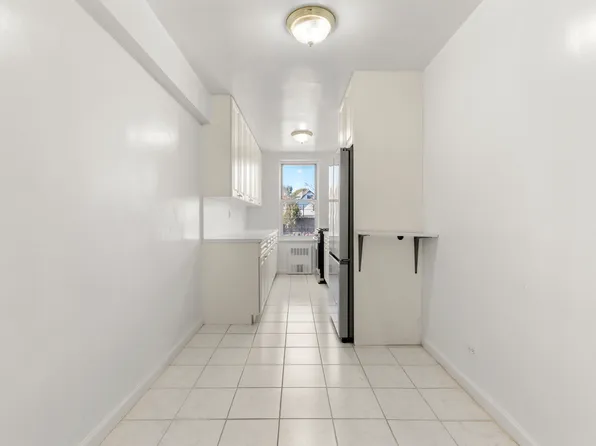 2525 Nostrand Avenue image 5 of 10