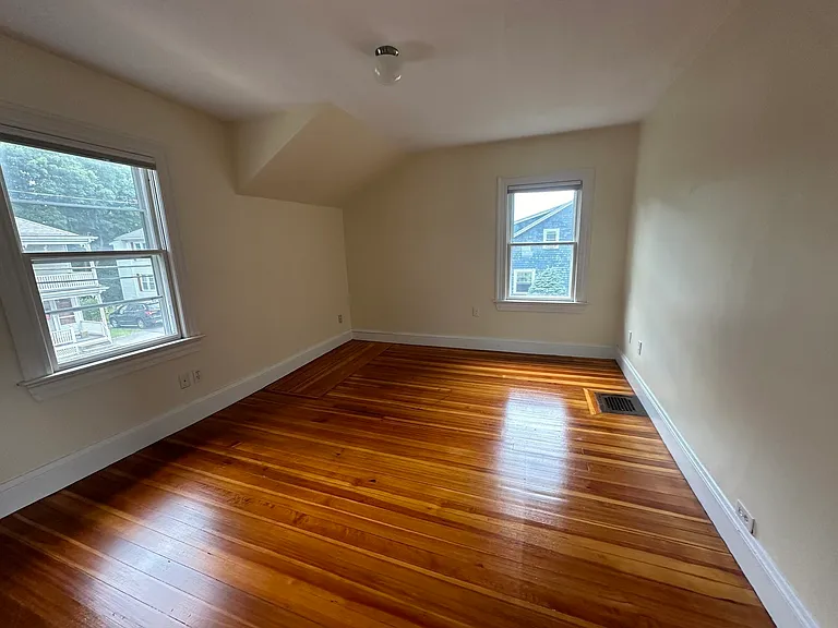 17 Russell Rd — Photo 11