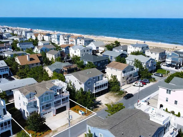 7 S 9th St, Bethany Beach, DE 19930