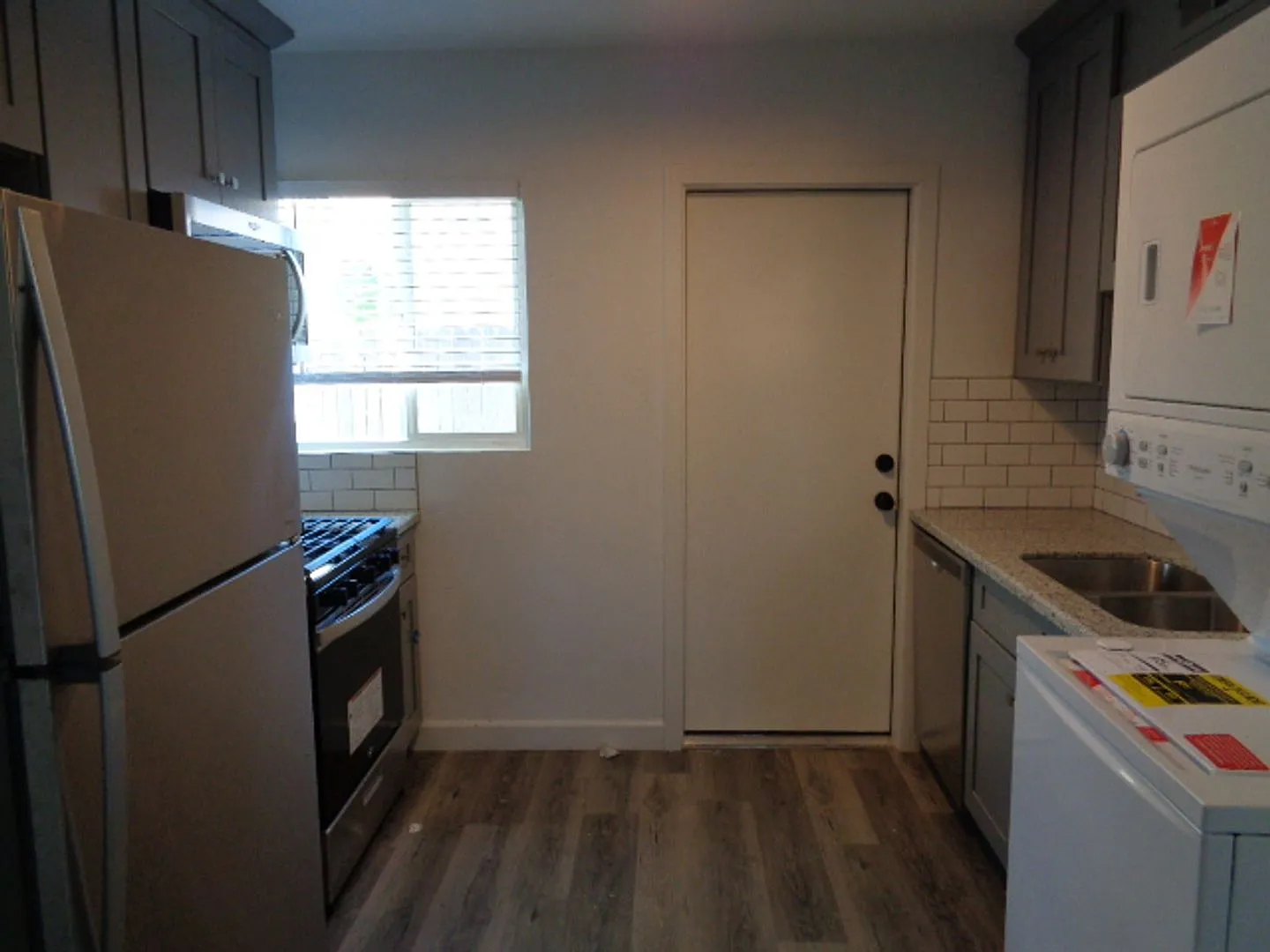#1037-Osborn LLC — Photo 3